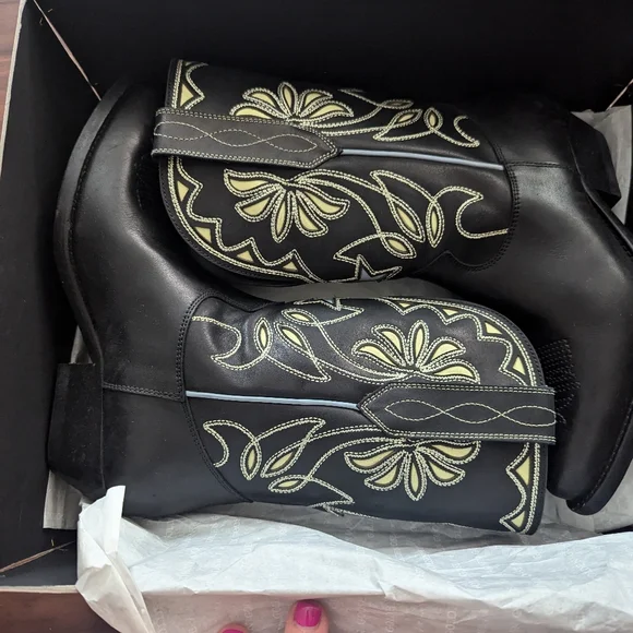 RARE Golden Goose Wish Star Short Western Boot in Black Yellow Sky Embroidery - Picture 7 of 16